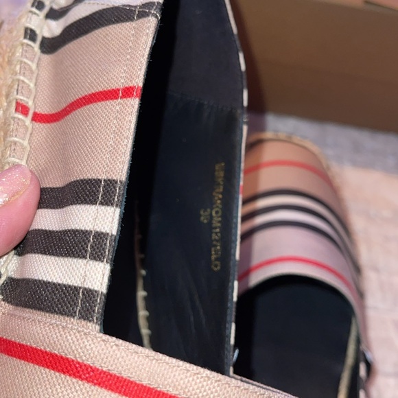 Burberry 100% authentic espadrilles Color is archive beige size 39. Never used. - Picture 10 of 12